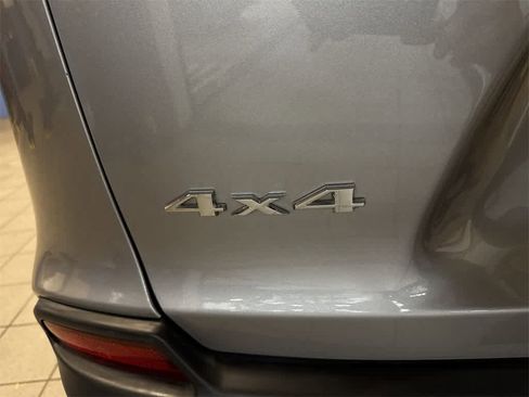 Used 2019 Jeep Cherokee Latitude w/ Cold Weather Group image 26