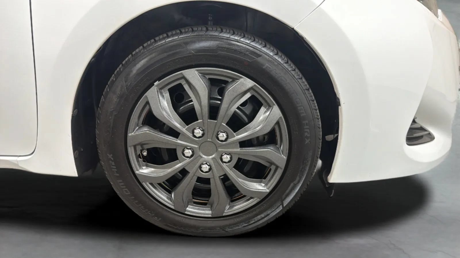 Used 2018 Toyota Corolla LE w/ Carpet Mat Package (TMS) FWD image 23