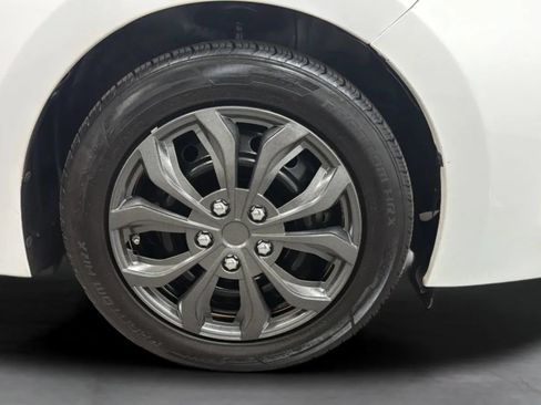 Used 2018 Toyota Corolla LE w/ Carpet Mat Package (TMS) FWD image 23