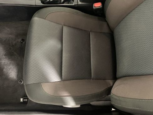 Used 2019 Toyota Corolla LE image 19