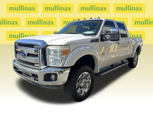 Used 2015 Ford F250 Lariat w/ Lariat Ultimate Package image 4