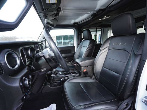 Used 2023 Jeep Wrangler Unlimited Sahara w/ Cold Weather Group image 33