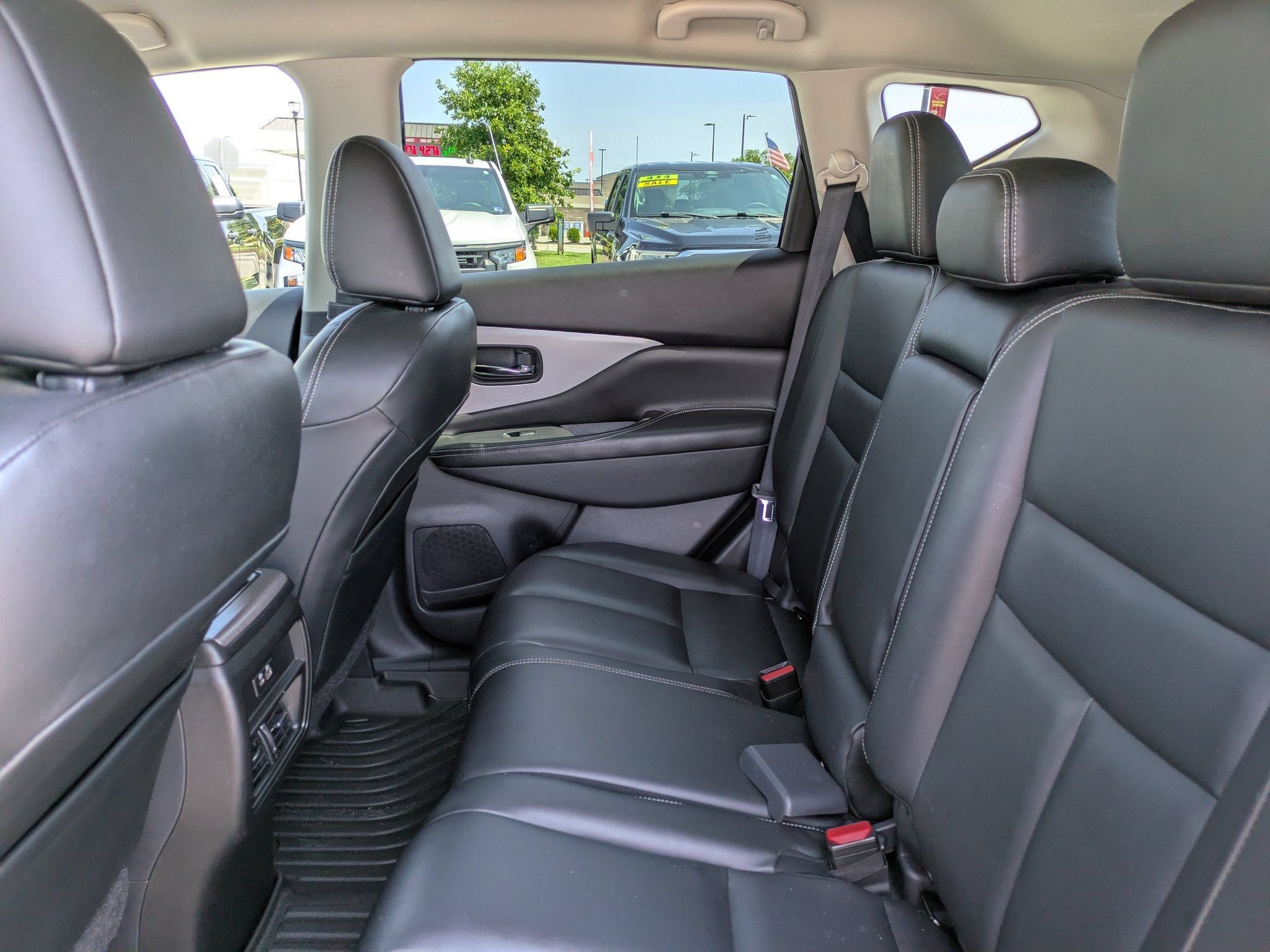 Used 2023 Nissan Murano SV AWD/4WD image 15