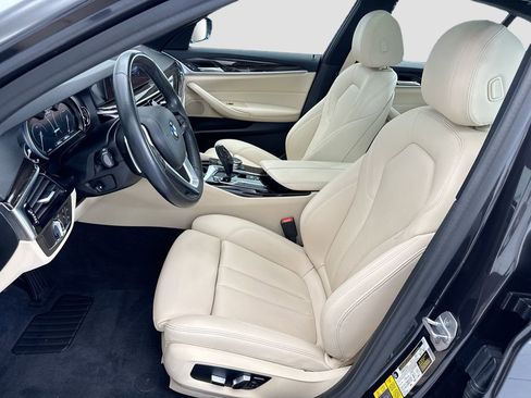 Used 2019 BMW 530e w/ Convenience Package RWD image 18