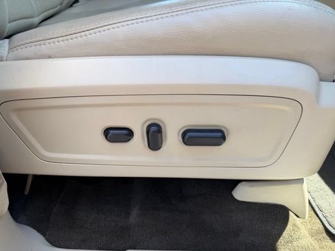 Used 2015 Lincoln Navigator L 4WD w/ Equipment Group 101A Reserve image 36