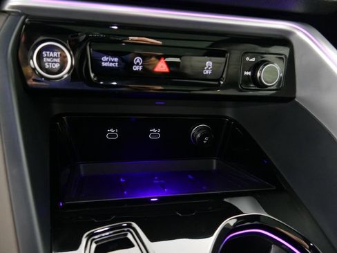 Certified 2025 Audi Q5 Premium w/ Convenience Package AWD/4WD image 19