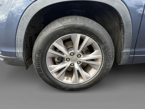 Used 2015 Toyota Highlander XLE image 9