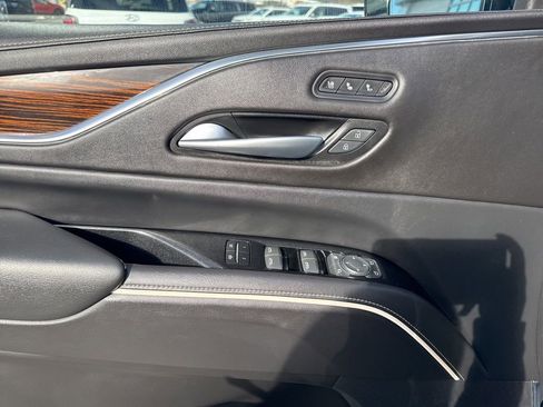 Used 2023 Cadillac Escalade Premium Luxury image 11