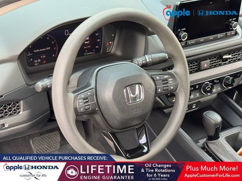 Used 2023 Honda Accord EX image 10