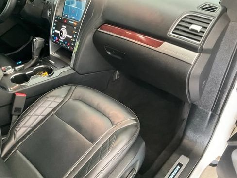 Used 2019 Ford Explorer Platinum AWD/4WD image 24