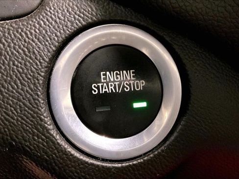 Used 2019 Chevrolet Equinox LT FWD image 36