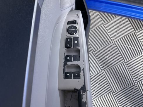 Used 2017 Hyundai Elantra SE image 14