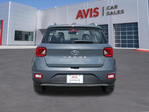 Used 2025 Hyundai Venue SEL FWD image 7