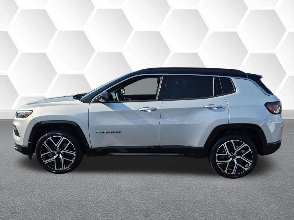 Certified 2025 Jeep Compass Limited w/ Elite Group AWD/4WD image 6