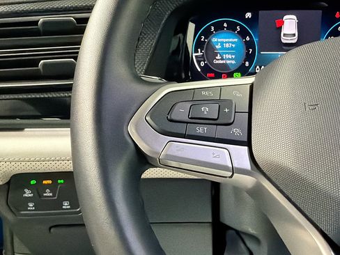 Used 2025 Volkswagen Atlas Cross Sport SEL Premium R-Line image 37