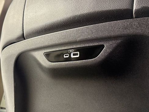 Used 2022 Chrysler Pacifica Touring-L image 27