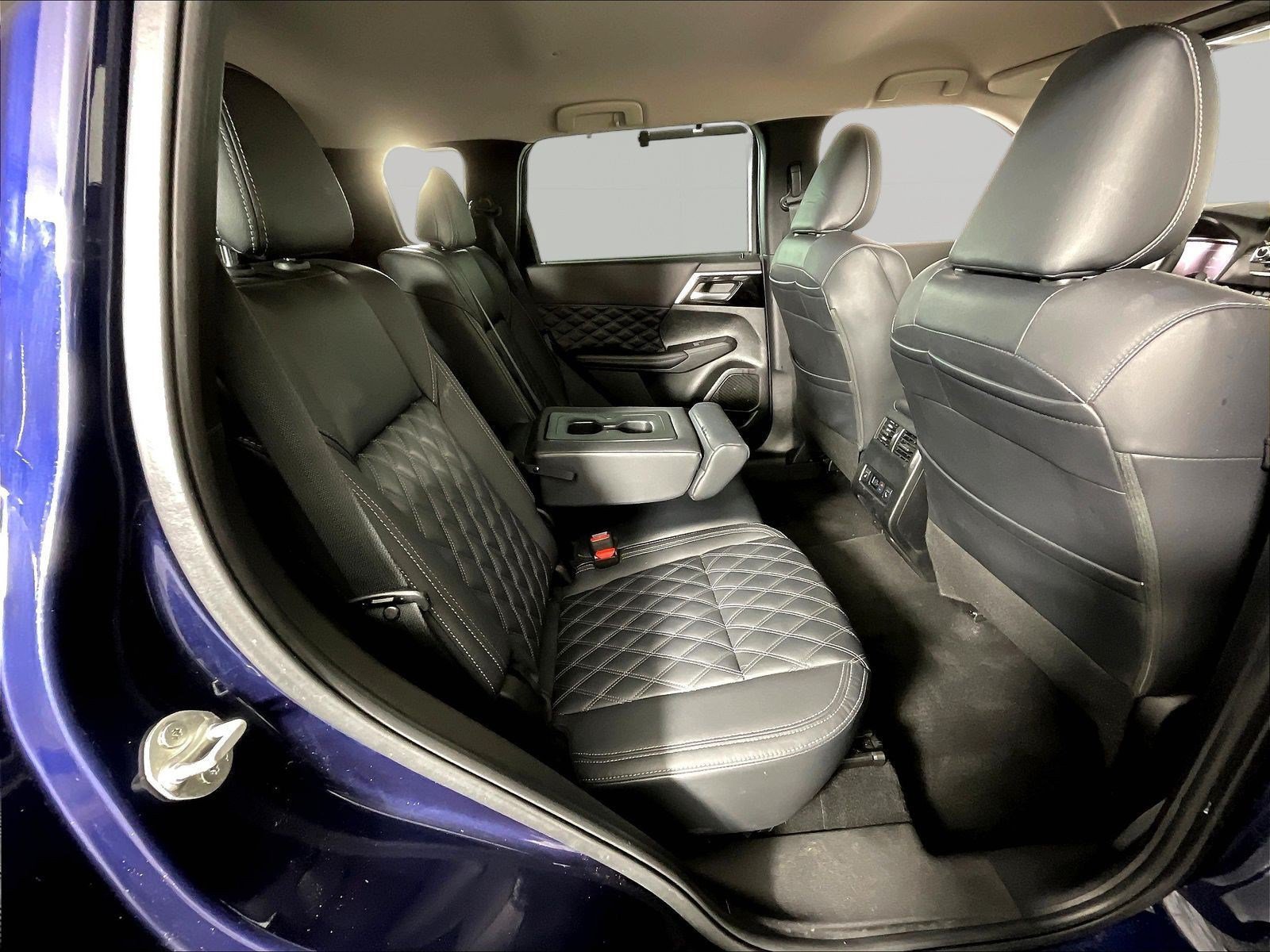 Used 2023 Mitsubishi Outlander SEL AWD/4WD image 25