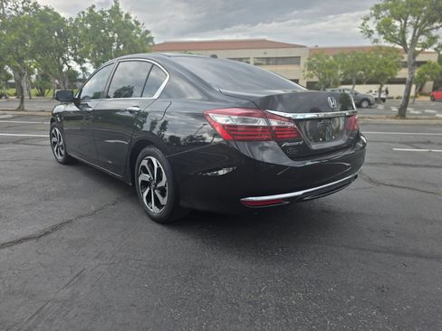 Used 2017 Honda Accord EX-L image 7