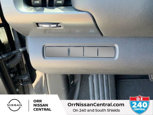 Used 2025 Nissan Pathfinder SL FWD image 19