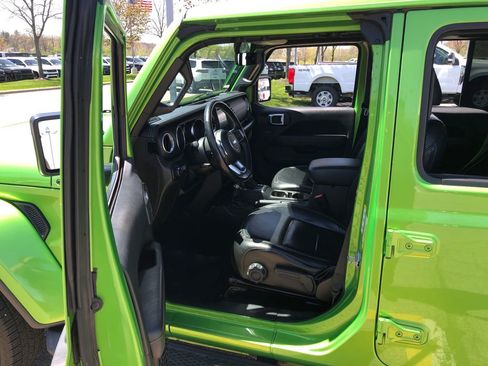 Used 2019 Jeep Wrangler Unlimited Sahara AWD/4WD image 19