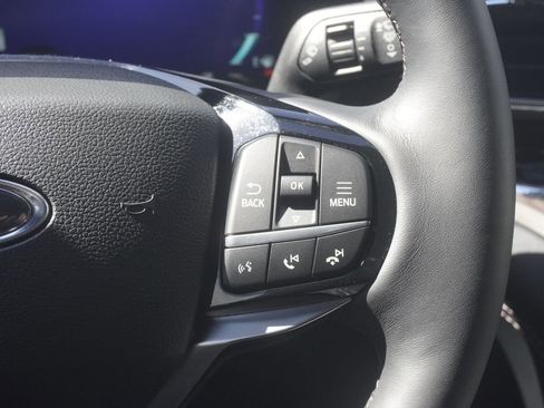 Used 2023 Ford Explorer Platinum w/ Technology Package image 13