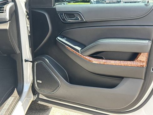 Used 2019 Chevrolet Tahoe Premier AWD/4WD image 14