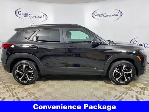 Certified 2023 Chevrolet TrailBlazer RS w/ Sun and Liftgate Package AWD/4WD image 8