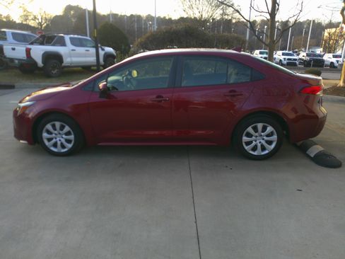 Used 2023 Toyota Corolla LE image 8