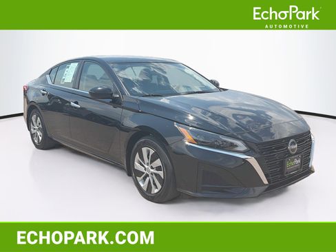Used 2023 Nissan Altima 2.5 S FWD image 1