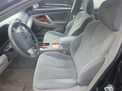 Used 2009 Toyota Camry XLE FWD image 4