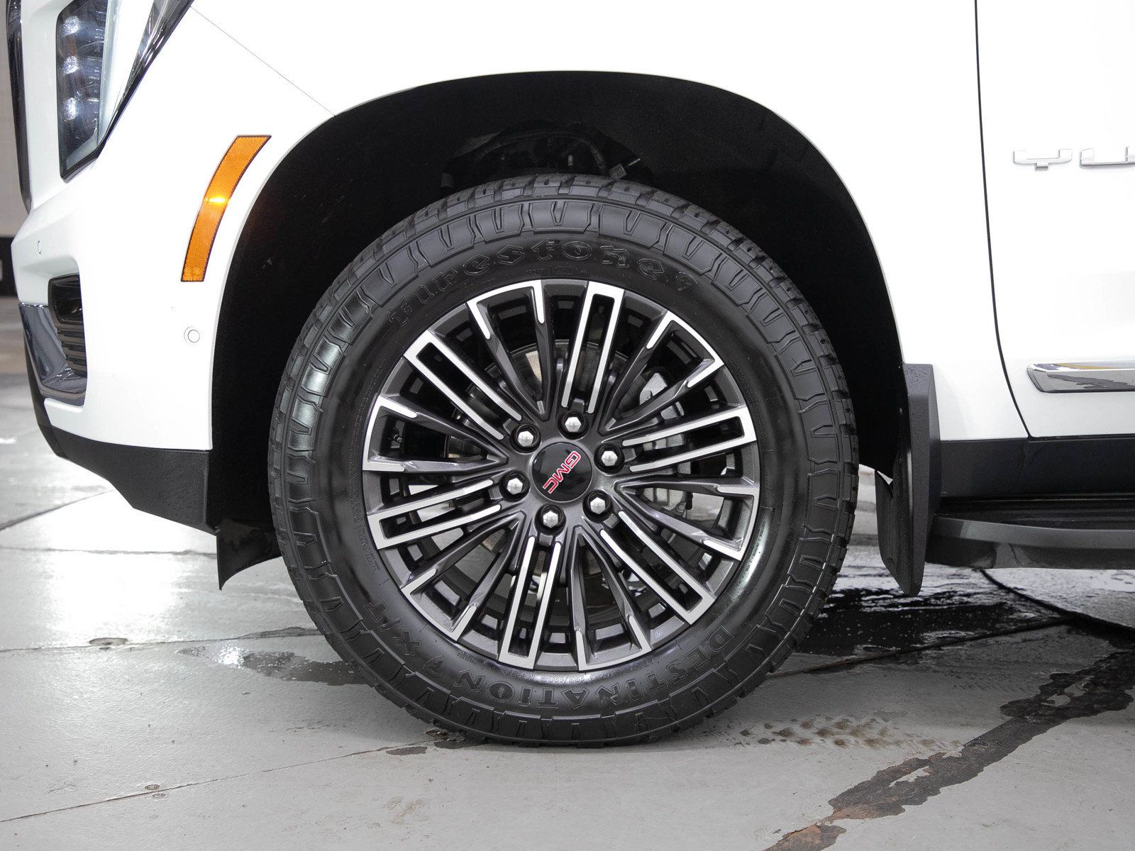 Used 2025 GMC Yukon XL Elevation AWD/4WD image 29