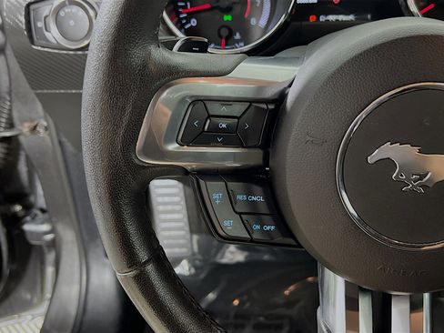 Used 2017 Ford Mustang Coupe RWD image 19