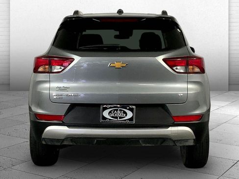 Used 2025 Chevrolet TrailBlazer LT AWD/4WD image 3