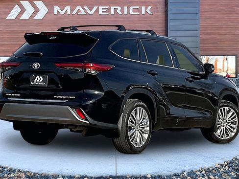 Used 2023 Toyota Highlander Platinum image 5