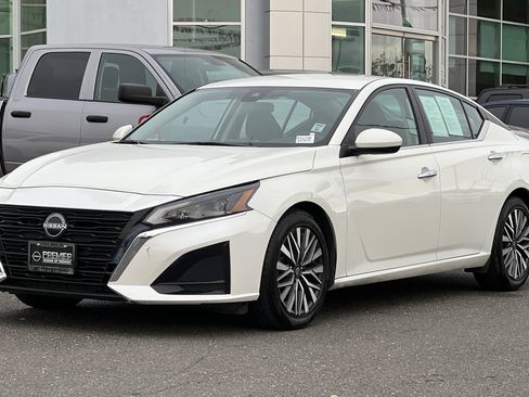 Certified 2023 Nissan Altima 2.5 SV image 8