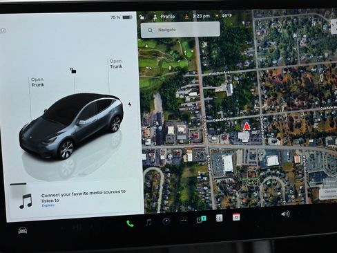 Used 2023 Tesla Model Y Long Range image 18