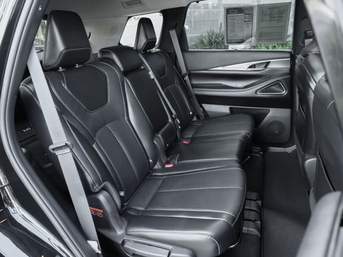 Certified 2026 INFINITI QX60 Luxe w/ Cargo Package image 36