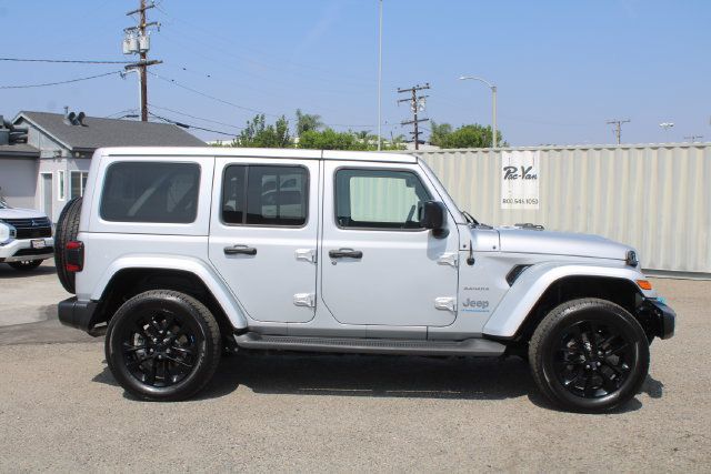 Used 2023 Jeep Wrangler Unlimited Sahara w/ Cold Weather Group AWD/4WD image 3