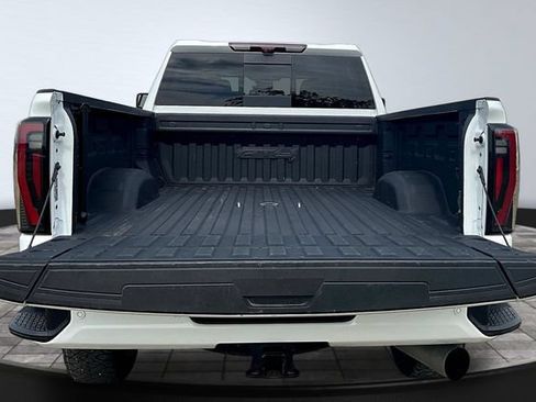 Used 2024 GMC Sierra 2500 AT4 w/ AT4 Premium Plus Package AWD/4WD image 8