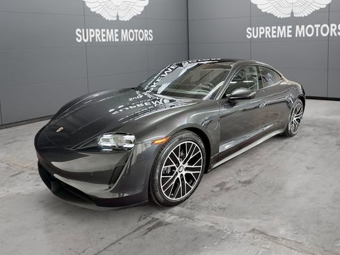 Used 2021 Porsche Taycan image 5