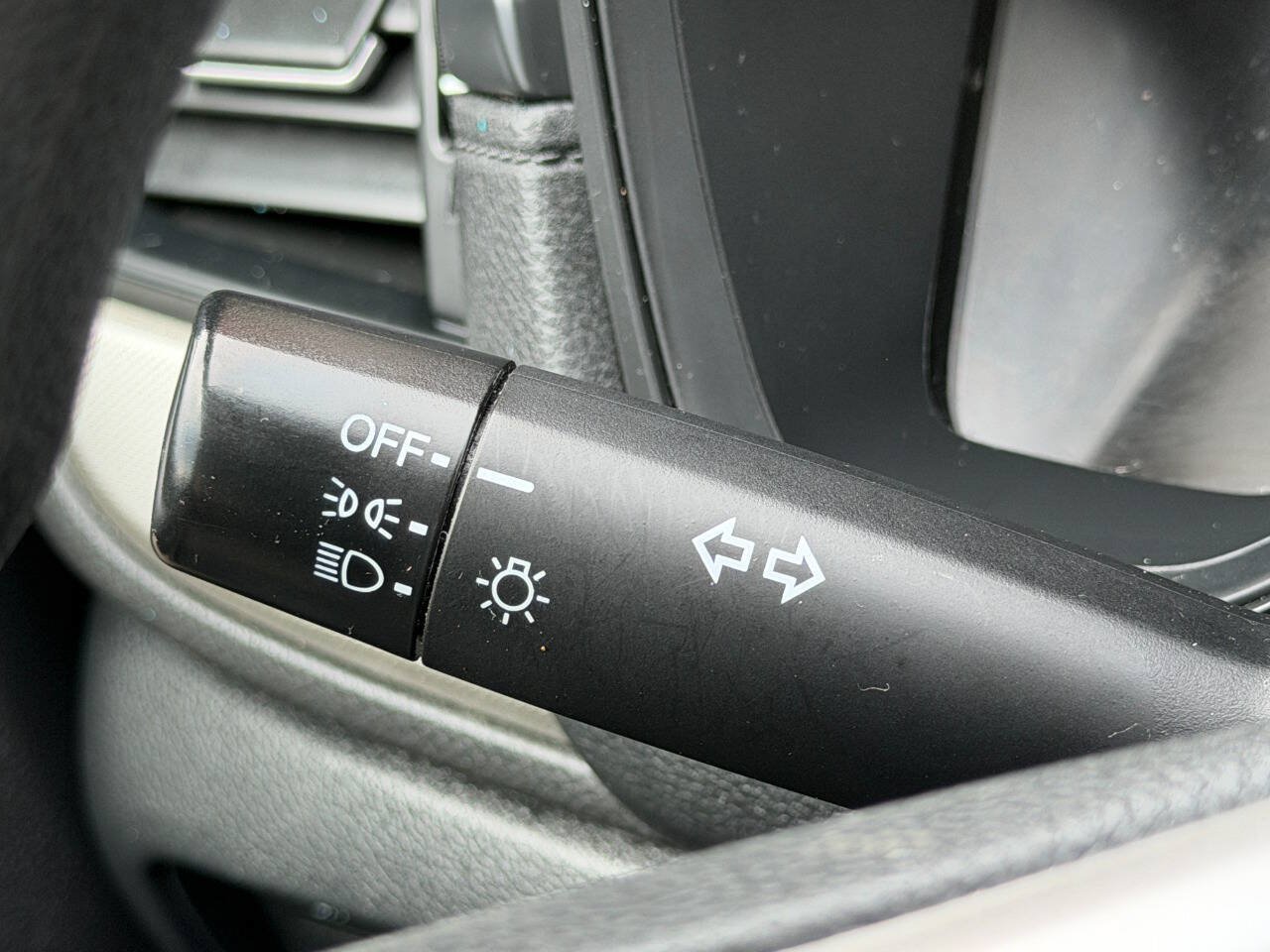 Used 2017 Honda CR-V LX image 34