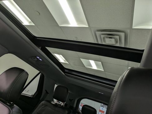 Used 2022 Ford Explorer XLT w/ Equipment Group 202A image 20