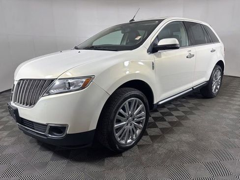 Used 2013 Lincoln MKX FWD image 7