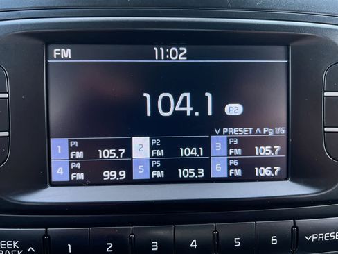 Used 2017 Kia Soul image 17