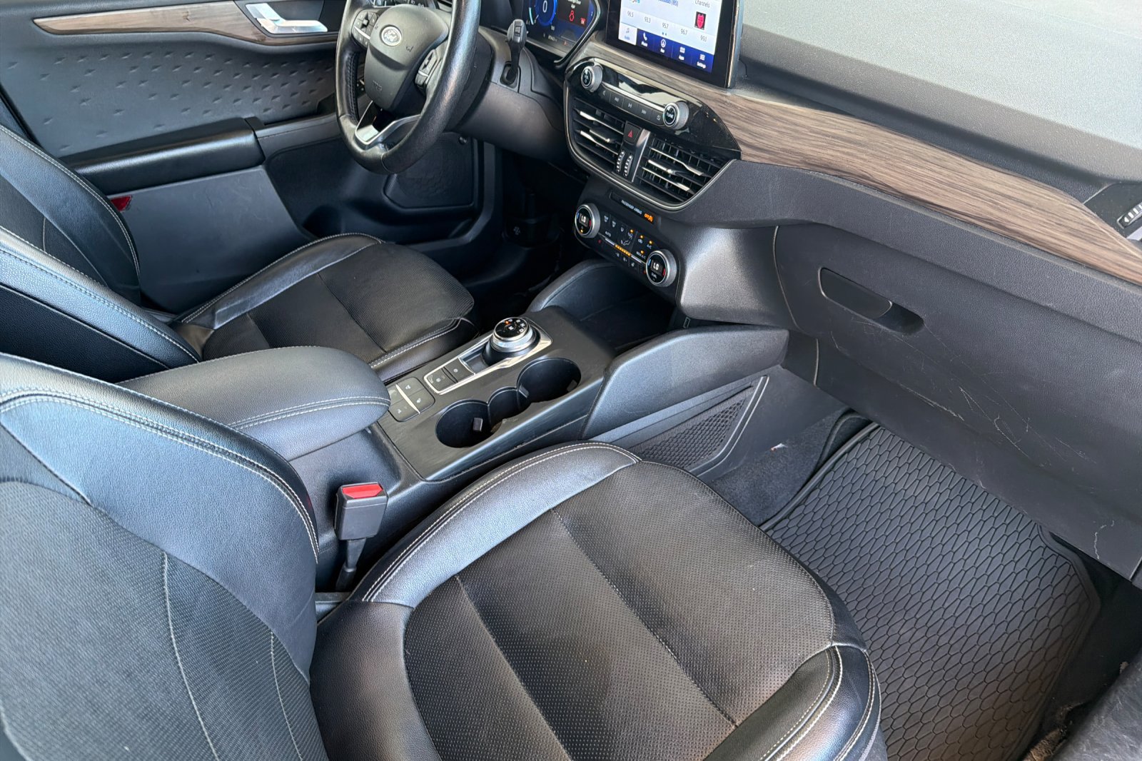 Used 2020 Ford Escape Titanium AWD/4WD image 14