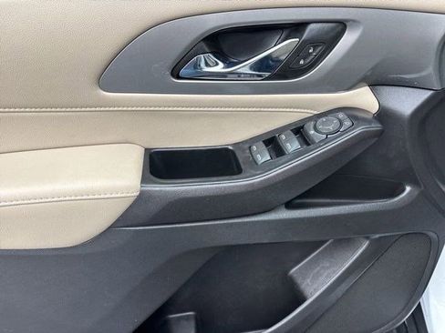 Used 2023 Chevrolet Traverse LS w/ Safety Package image 13