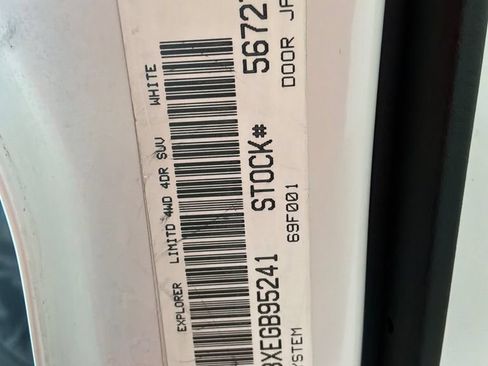 Used 2014 Ford Explorer Limited w/ Equipment Group 302A AWD/4WD image 32