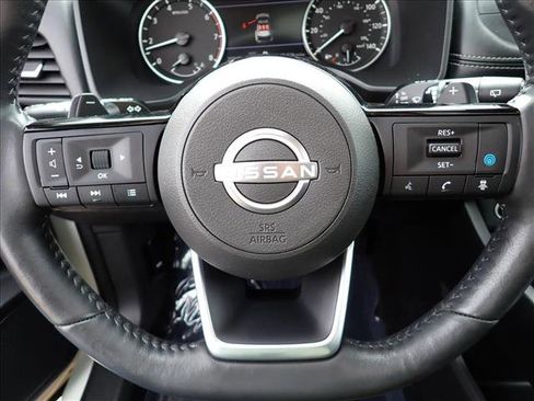 Used 2023 Nissan Rogue SV w/ SV Premium B Package image 17