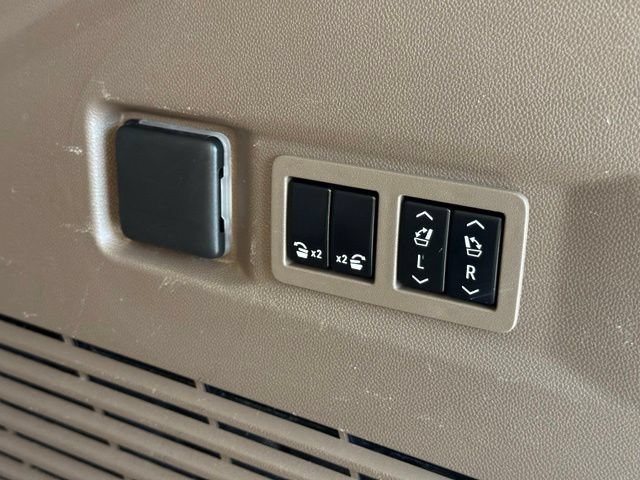Used 2021 GMC Yukon Denali w/ Denali Ultimate Package AWD/4WD image 7