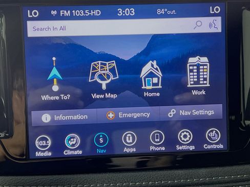 Used 2020 Chrysler Pacifica Limited FWD image 27